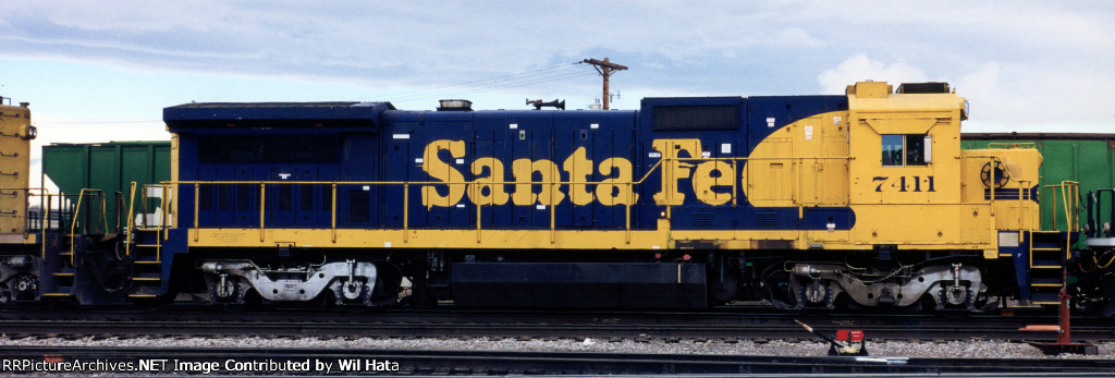 Santa Fe B40-8 7411